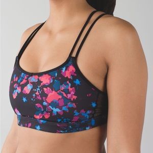 Lululemon Make a Move Sports Bra in colour Dandy Digie Multi / Black in Size 6